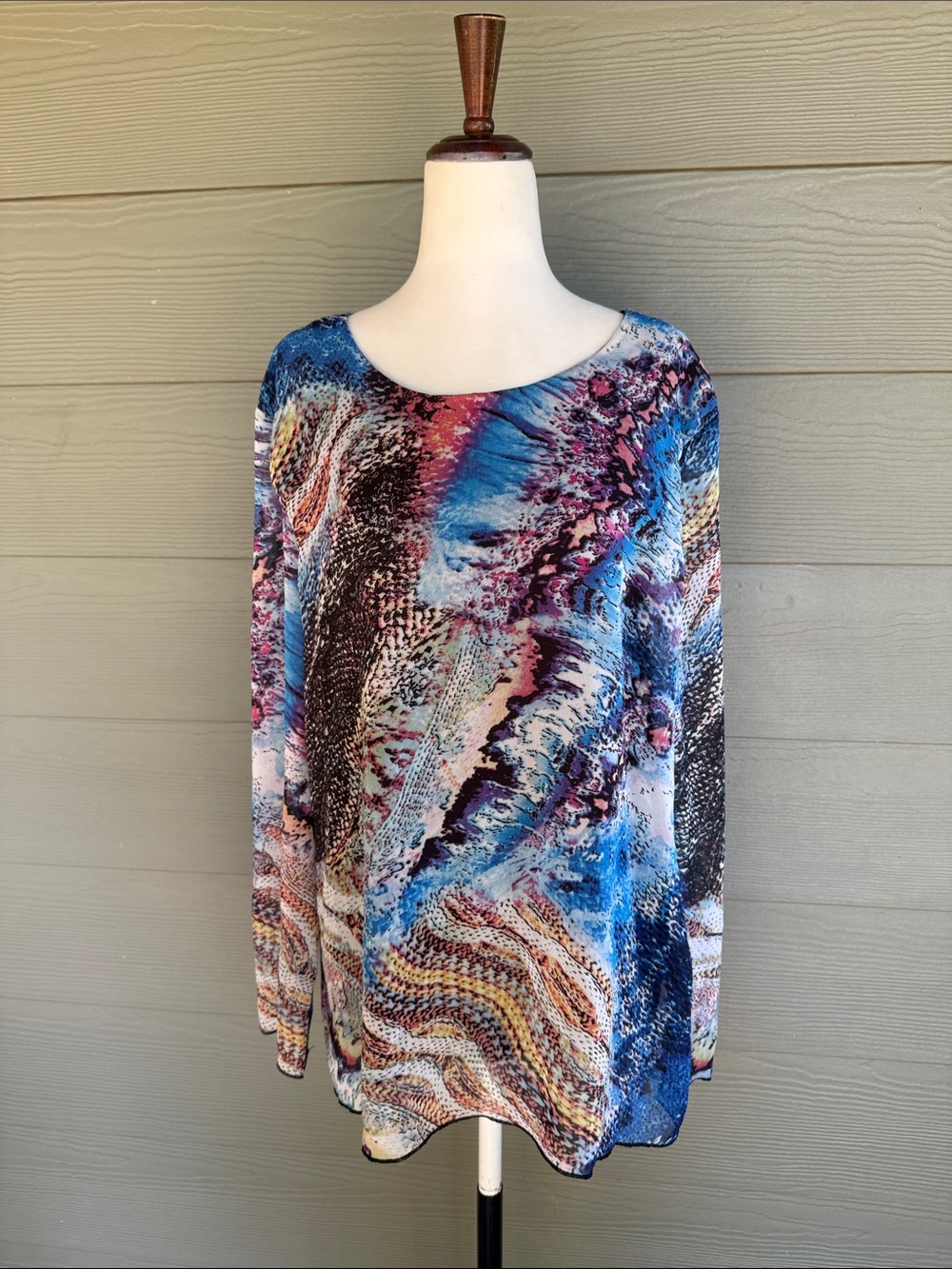 Linea Domani Colorful Layered Top - Picture 2 of 9